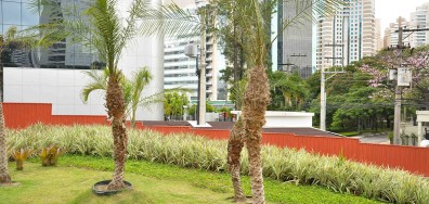 Algumas das plantas do estande dos empreendimentos Praça São Paulo e RSVP utilizadas na Praça Major Paulino José Gomes (ao fundo)